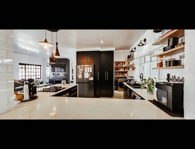 4 BEDROOM HOUSE FOR SALE IN VANDERBIJLPARK SW 1